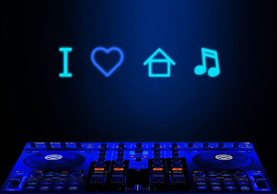 Traktor S4 Wallpaper