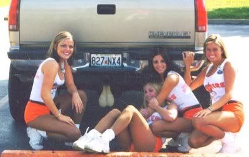 truck-nutz-hooters.jpg