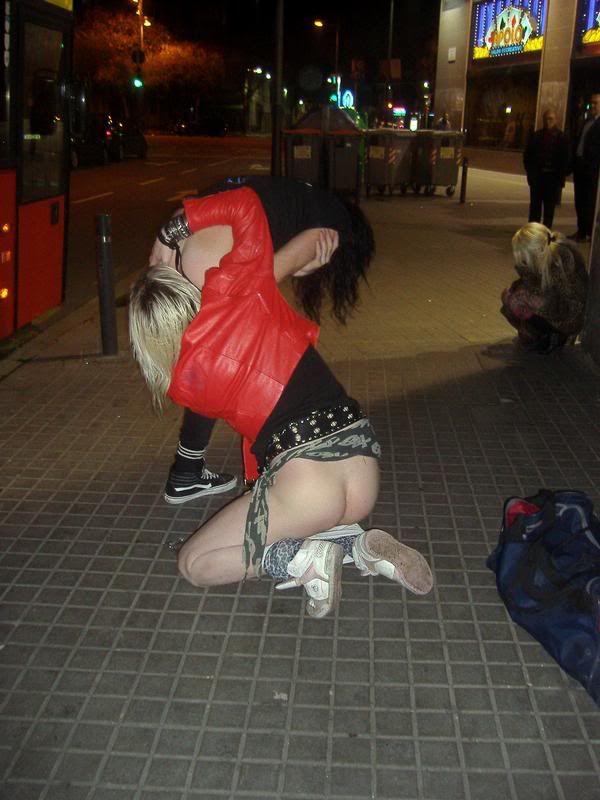 2 CHICAS CHUPANDOSE EL 2 chicas chupandose el: