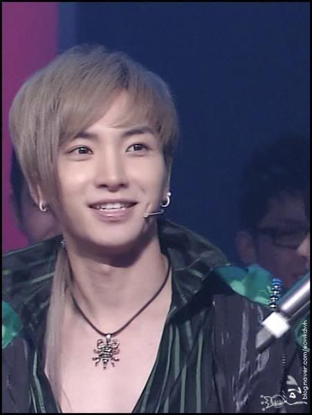 1_294904053l.jpg LeeTeuk image by RikuChanZ 1_294904053l.jpg LeeTeuk image by RikuChanZ