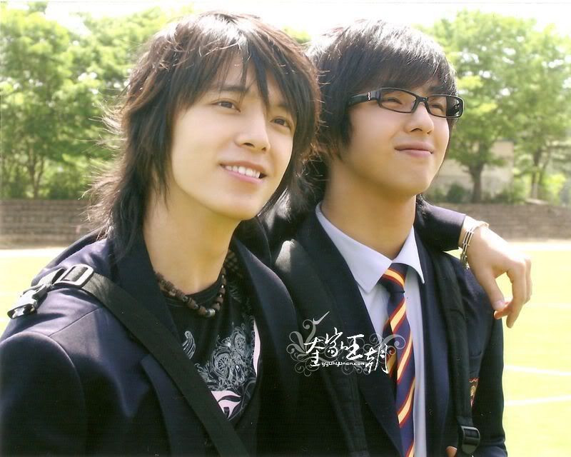 2d5cf71e4e112b17403417c7.jpg donghae image by hiehi