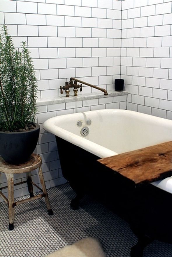 black clawfoot tub