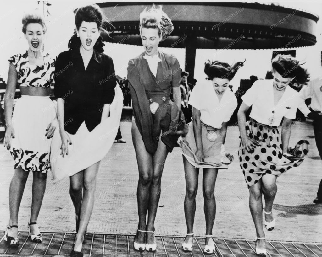 Ladies Show Legs Wind Blows Skirts Vintage Professional Photo Lab