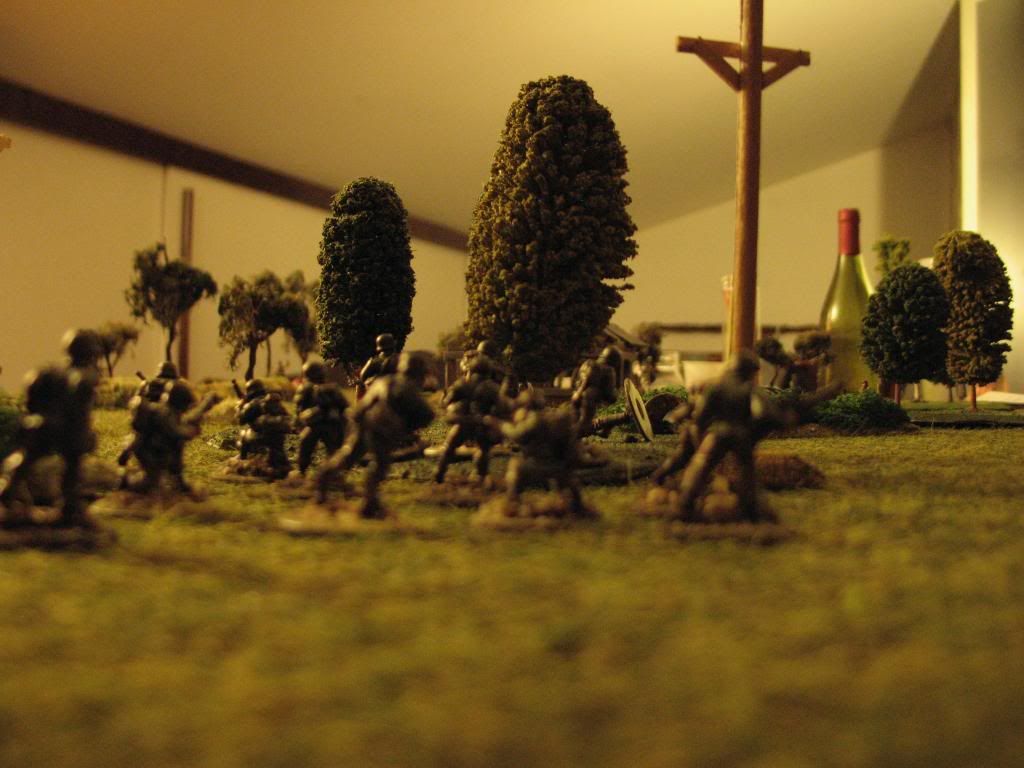 US soldiers advancing