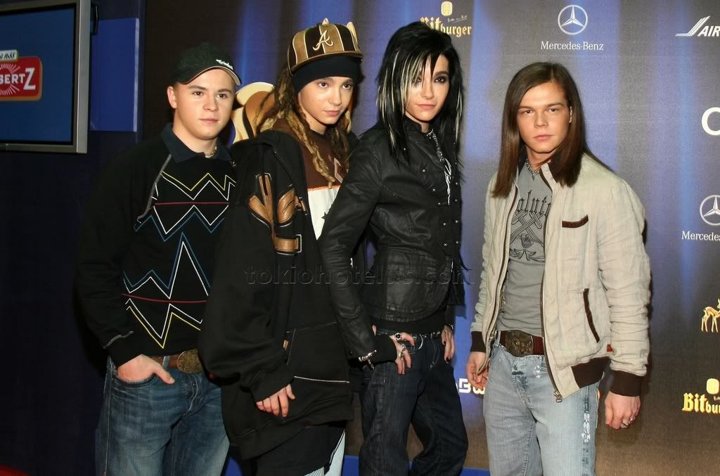 new11-1.jpg picture by Ewellyn4