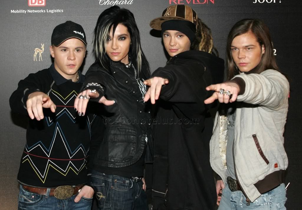 new17-1.jpg picture by Ewellyn4