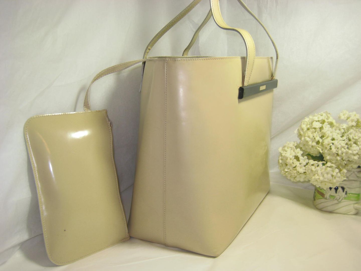 Vintage GUCCI Cream Leather Shoulder Bag with Pouch  