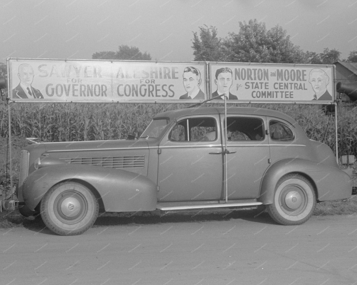 photo GovernorBillboardCar1938.jpg